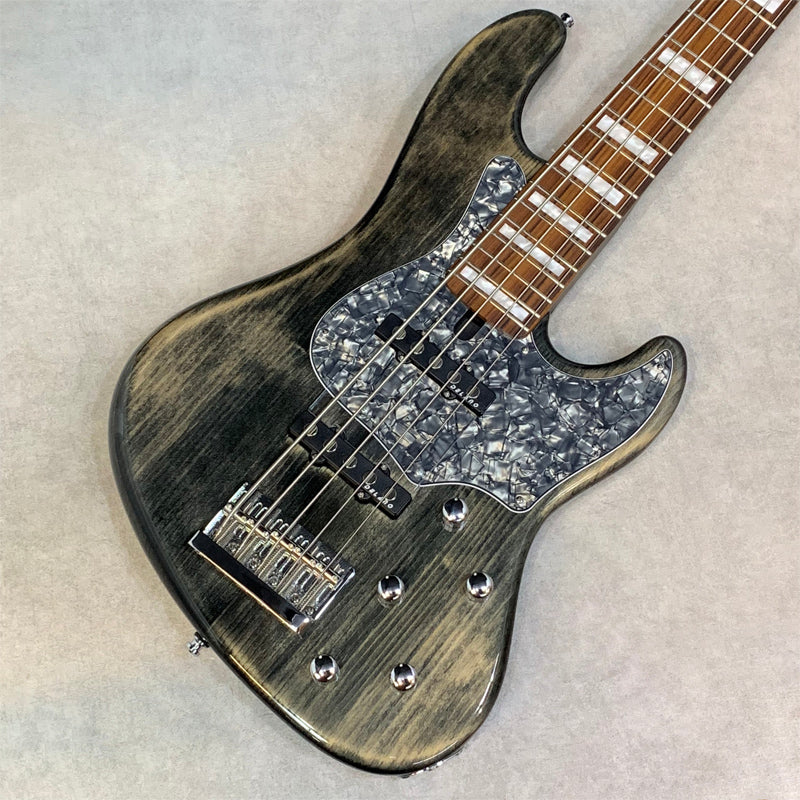 現代のベースヒーロー【アドリアン・フェロー編】