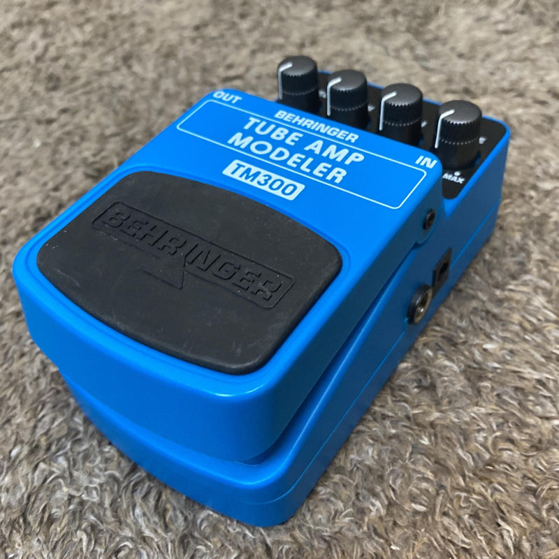 BEHRINGER TM300 TUBE AMP MODELER【尾張小牧店】