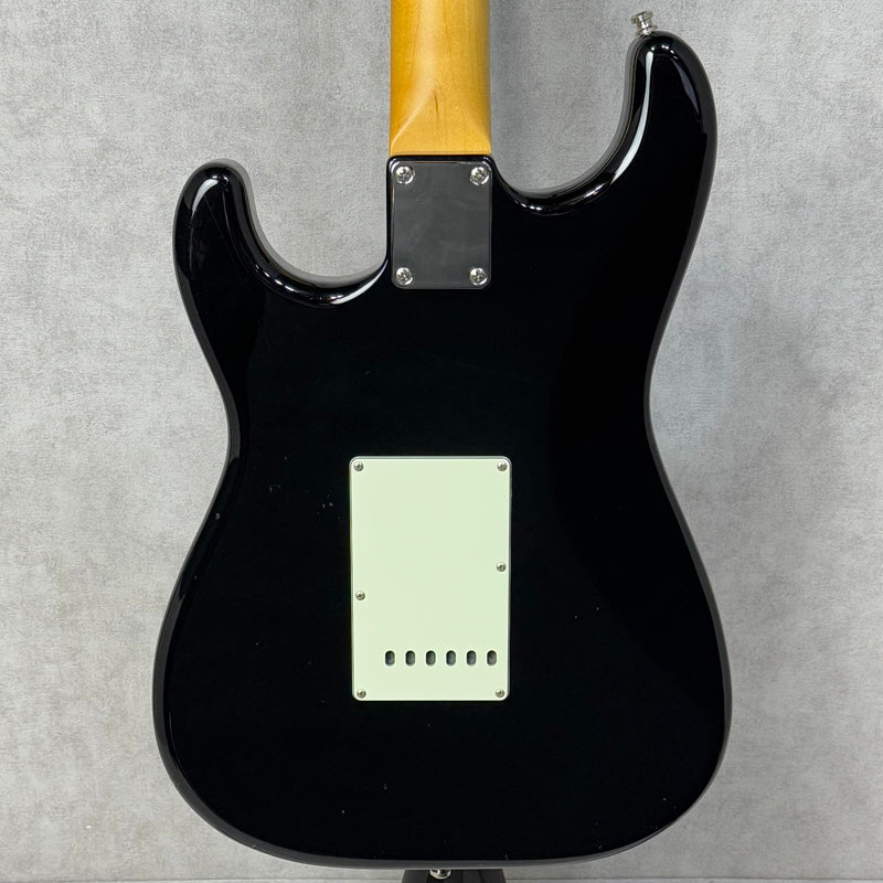 Fender Made in Japan Hybrid 60s Stratocaster Mod 【加古川店】