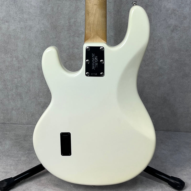 MUSIC MAN StingRay 3EQ H【加古川店】