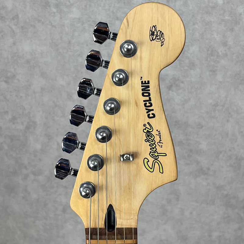 Squier by Fender Cyclone【加古川店】